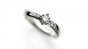 エンゲージリング：　Creme Dange クレームダンジュ