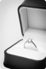 完成の婚約指輪和泉市ジュエリーリフォーム