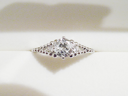 結婚指輪にピッタリはまる、素敵なリングで嬉しいー！