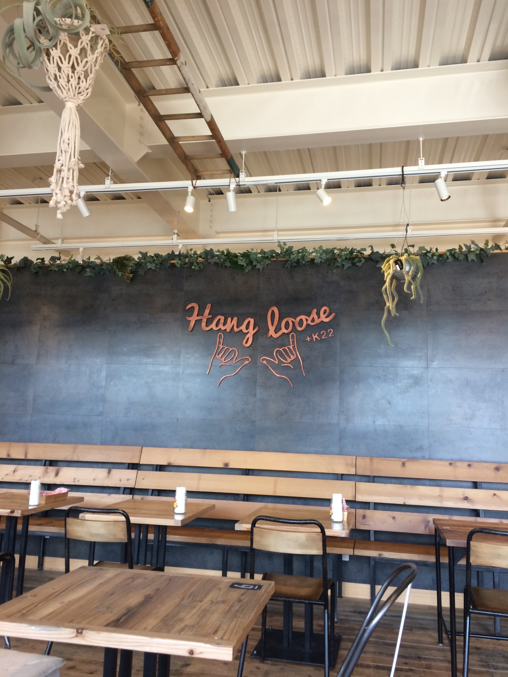 和泉市のお洒落なカフェ Hanglooseカフェ