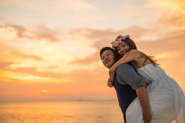 大阪の結婚前撮りドレスロケーション海夕日