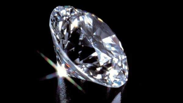 最高品質IDEALダイヤモンドの輝き