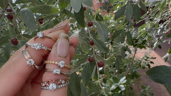 和泉市でサプライズプロポーズをお考えの男性様にオススメのセミオーダー出来る婚約指輪デザイン