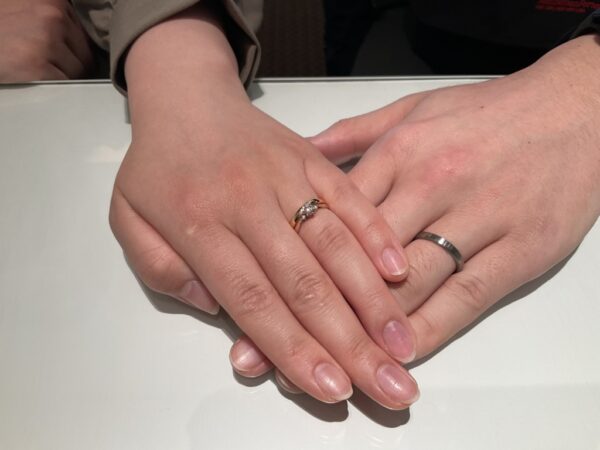 大阪府堺市中区｜ラパージュの婚約指輪と鍛造のフィッシャーの結婚指輪をご成約いただきました