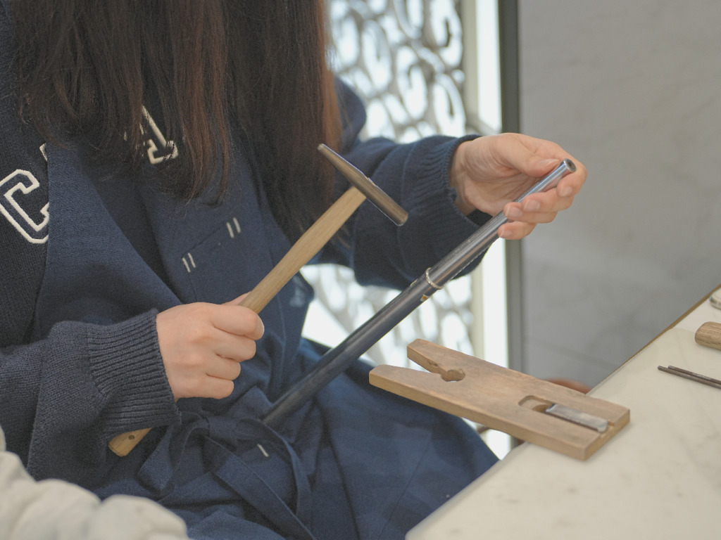 garden本店の手作り結婚指輪の作成風景２