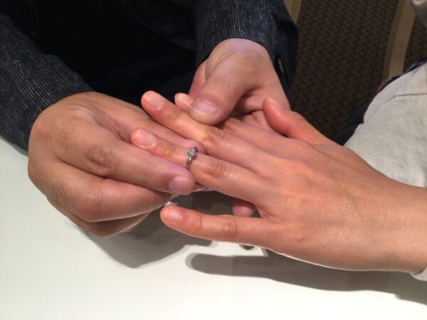大阪府堺市堺区｜gardenオリジナルの婚約指輪をご成約いただきました