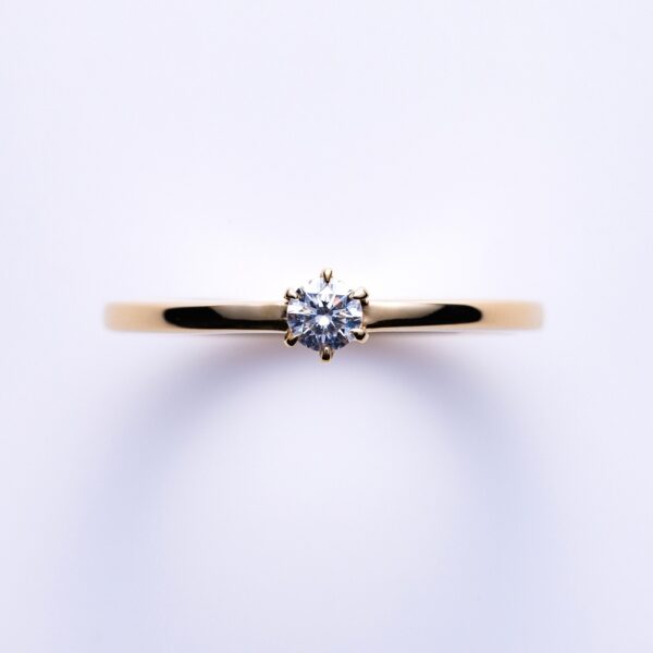 リュール安いゴールドの婚約指輪